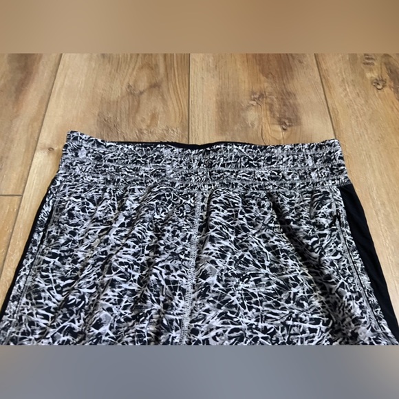 🖤 Lululemon For Love Crop 🖤 - Picture 6 of 7